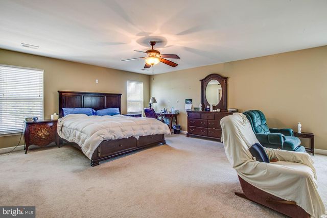 1205 SAUNDERS DR, Fredericksburg, VA 22401