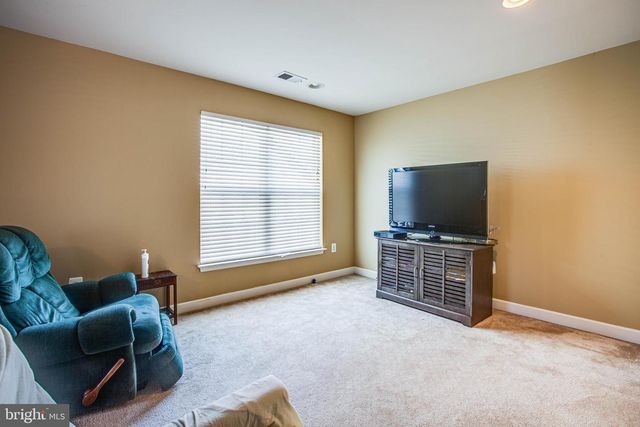 1205 SAUNDERS DR, Fredericksburg, VA 22401