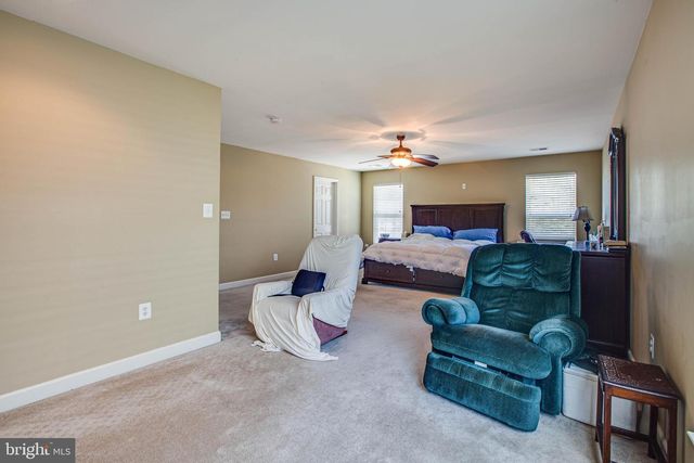 1205 SAUNDERS DR, Fredericksburg, VA 22401