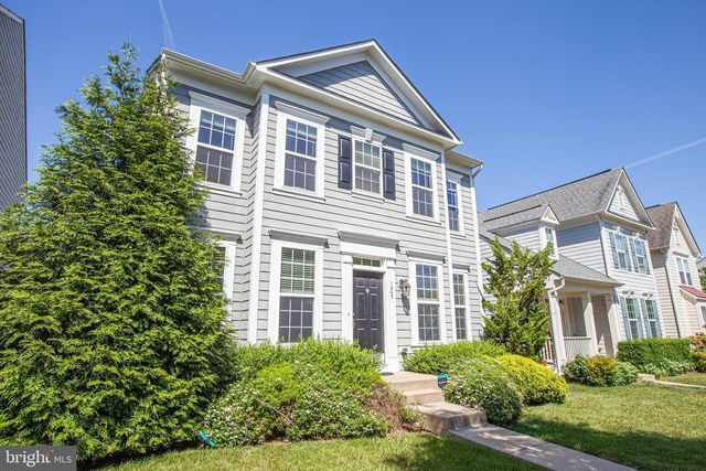 1205 SAUNDERS DR, Fredericksburg, VA 22401