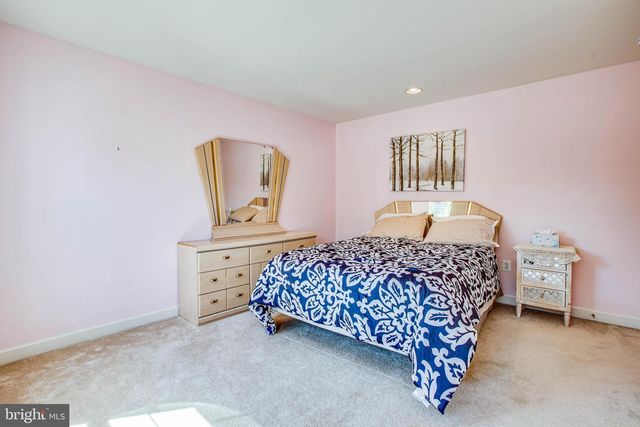 1205 SAUNDERS DR, Fredericksburg, VA 22401