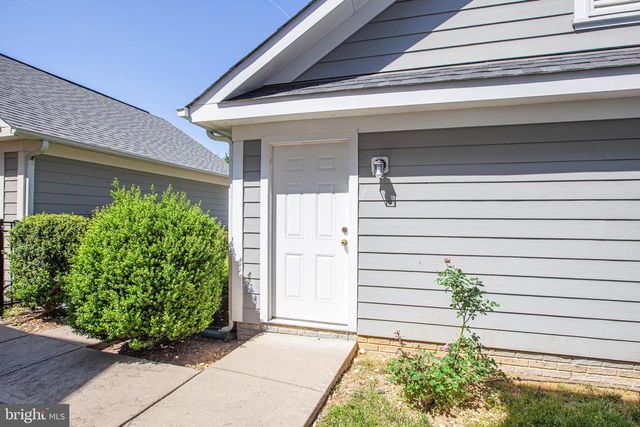 1205 SAUNDERS DR, Fredericksburg, VA 22401