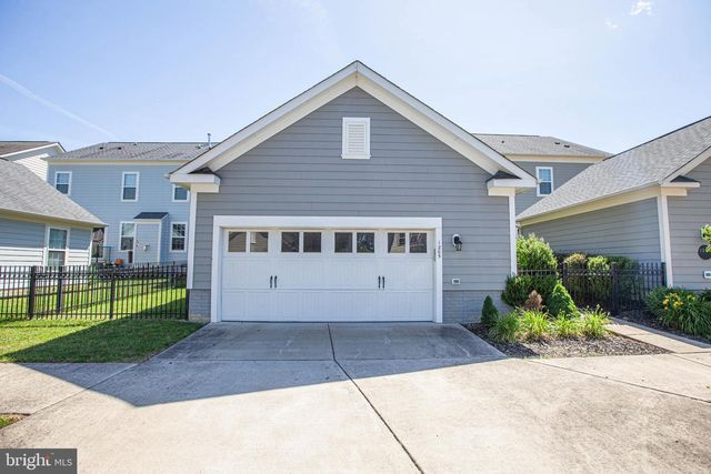 1205 SAUNDERS DR, Fredericksburg, VA 22401