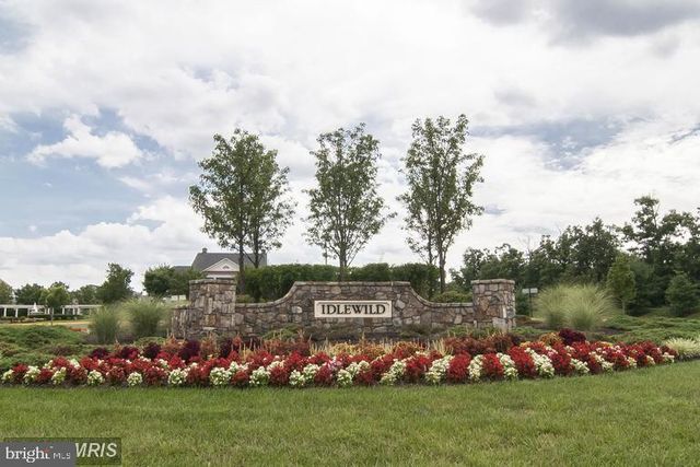 1205 SAUNDERS DR, Fredericksburg, VA 22401