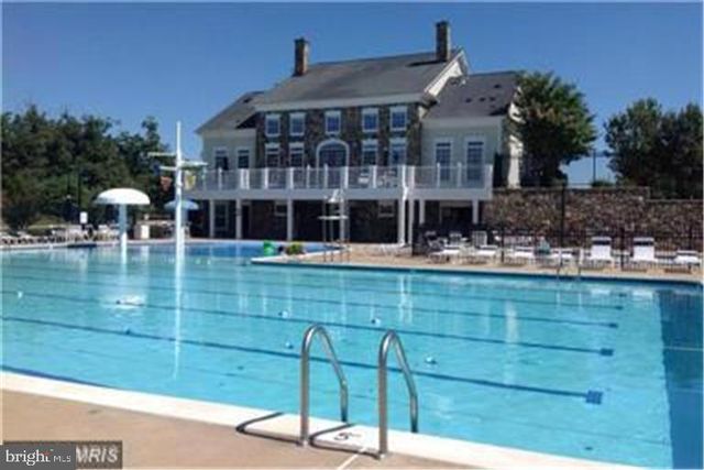 1205 SAUNDERS DR, Fredericksburg, VA 22401