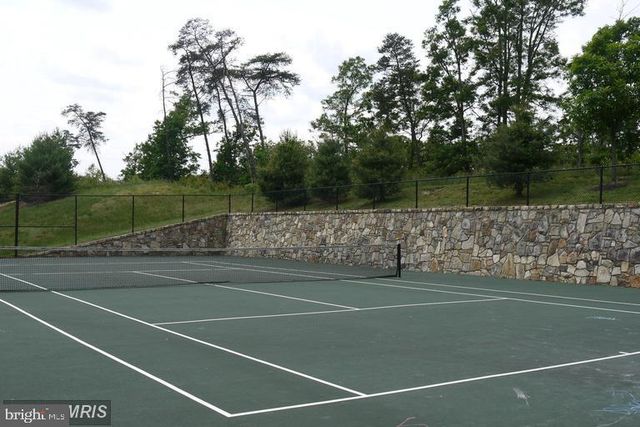 1205 SAUNDERS DR, Fredericksburg, VA 22401