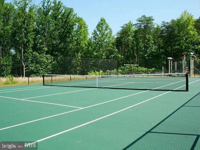 1205 SAUNDERS DR, Fredericksburg, VA 22401