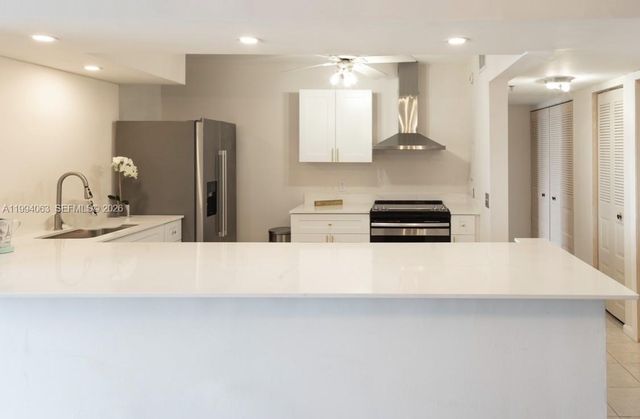 105 Lake Emerald Dr 708, Oakland Park, FL 33309