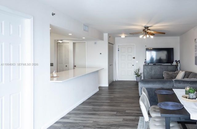 105 Lake Emerald Dr 708, Oakland Park, FL 33309