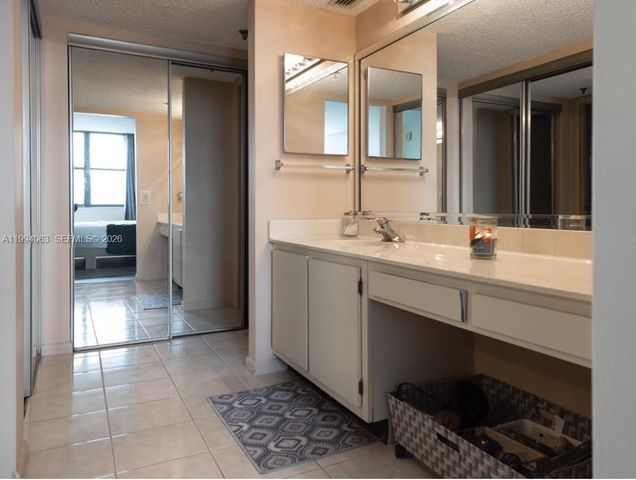 105 Lake Emerald Dr 708, Oakland Park, FL 33309