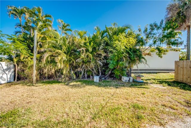 2430 Orange ST, St James City, FL 33956