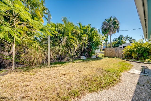 2430 Orange ST, St James City, FL 33956