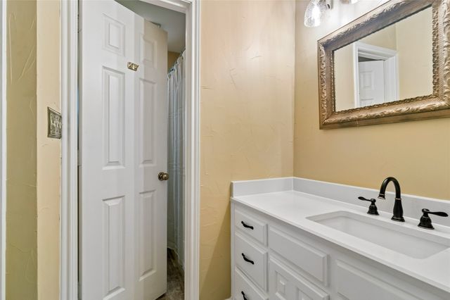 4008 Brookside Drive, Bedford, TX 76021