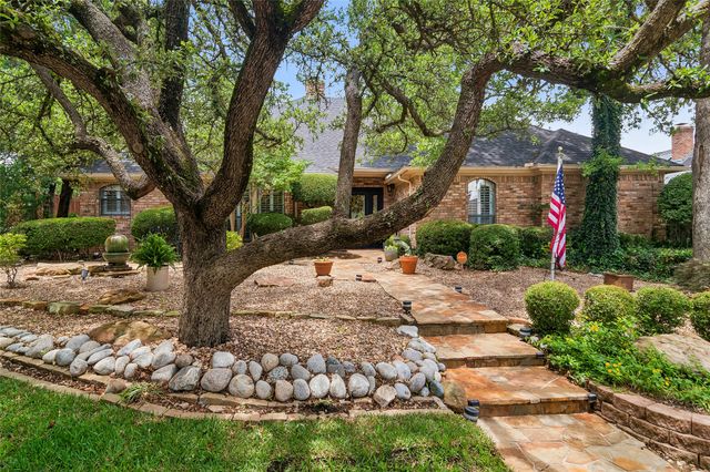 4008 Brookside Drive, Bedford, TX 76021