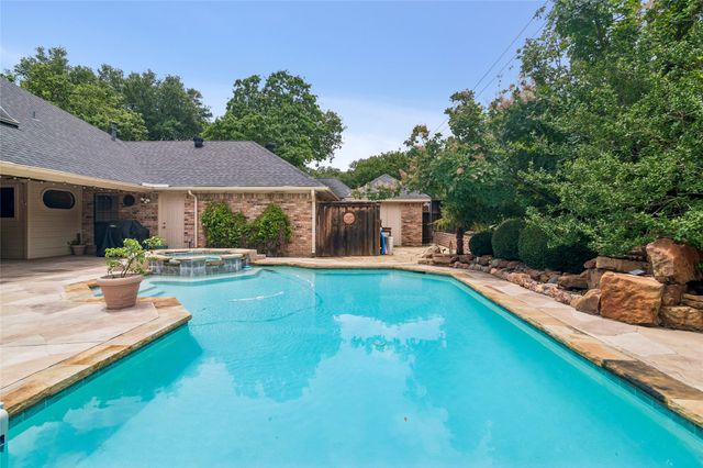 4008 Brookside Drive, Bedford, TX 76021