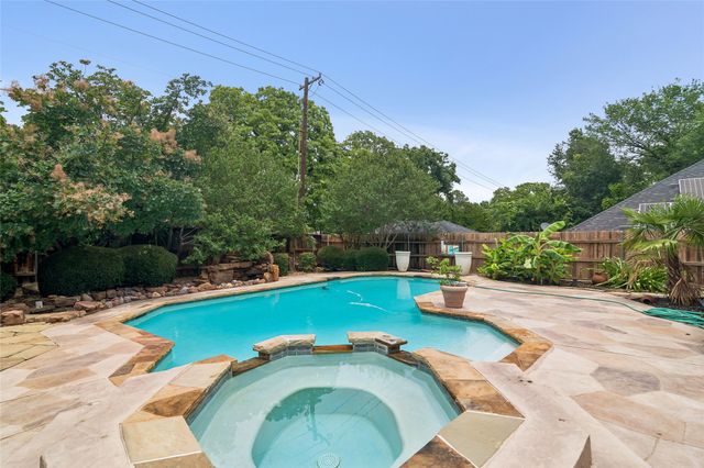 4008 Brookside Drive, Bedford, TX 76021