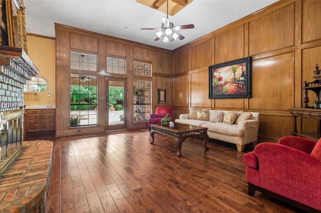 4008 Brookside Drive, Bedford, TX 76021