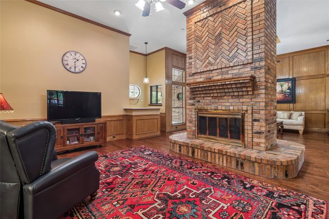 4008 Brookside Drive, Bedford, TX 76021