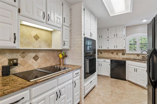 4008 Brookside Drive, Bedford, TX 76021
