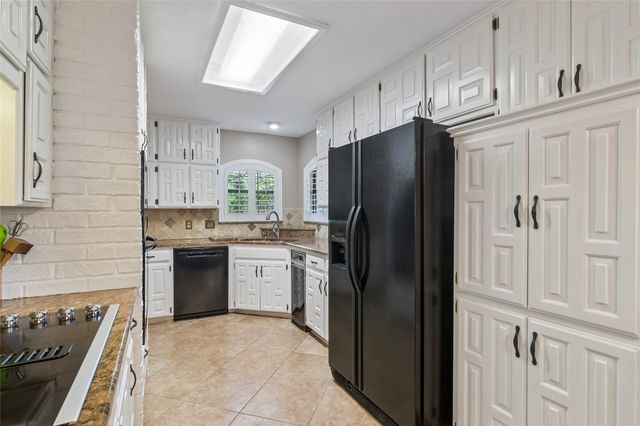 4008 Brookside Drive, Bedford, TX 76021