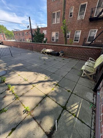 221 McDonald 1G, Brooklyn, NY 11218