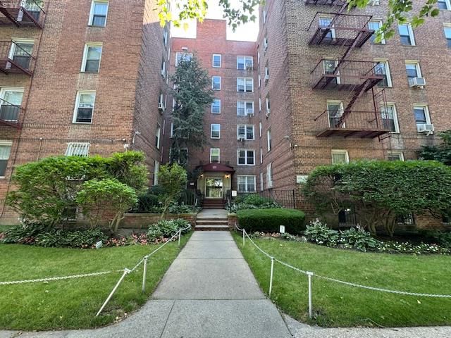 221 McDonald 1G, Brooklyn, NY 11218