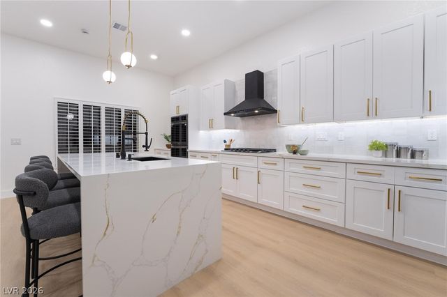 2528 Sunup Drive, Las Vegas, NV 89134