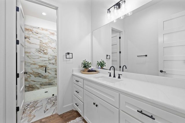 584 Oak Point Dr, May, TX 76857