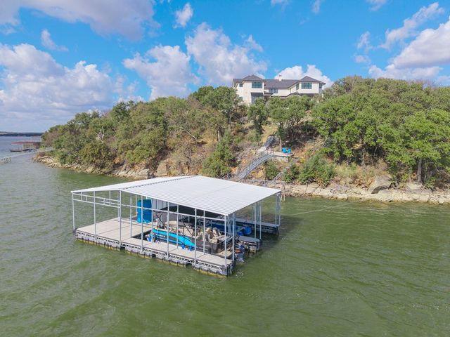 584 Oak Point Dr, May, TX 76857