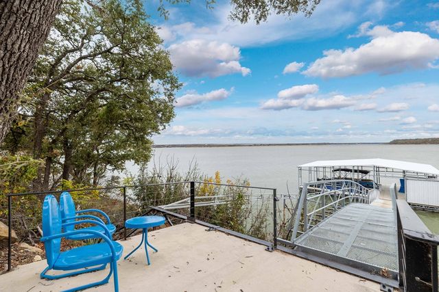 584 Oak Point Dr, May, TX 76857