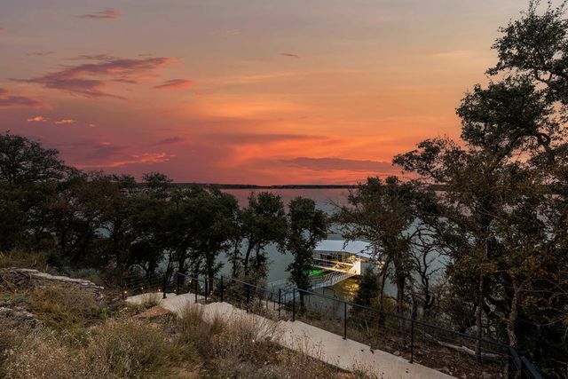 584 Oak Point Dr, May, TX 76857