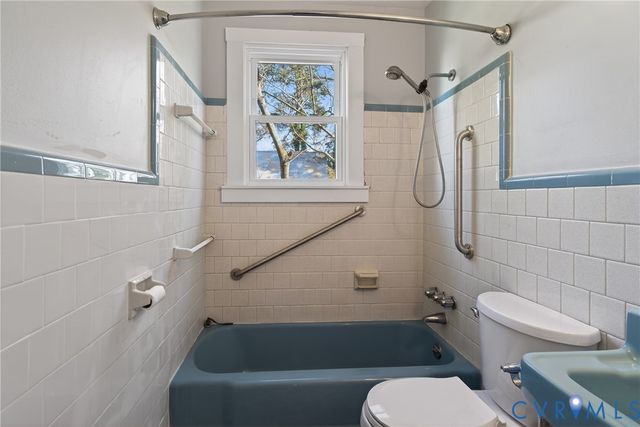 500 Highland Dr, Highland Springs, VA 23075