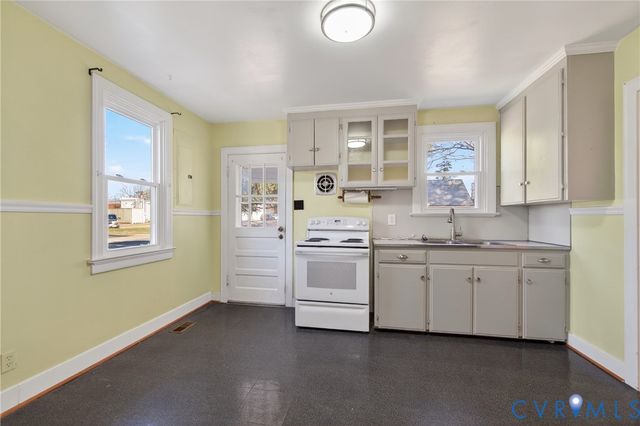 500 Highland Dr, Highland Springs, VA 23075