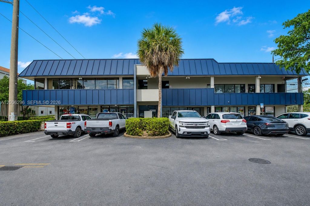 3735 SW 8th Street, Coral Gables, FL 33134