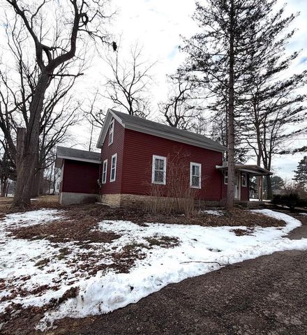 229 W Mill Street, Poynette, WI 53955