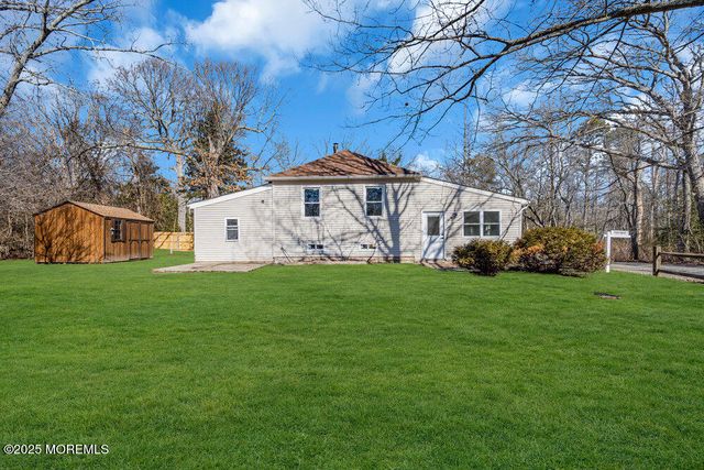 11 Market Street, Bayville, NJ 08721