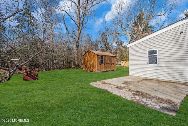 11 Market Street, Bayville, NJ 08721