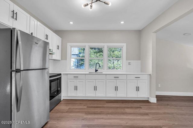 11 Market Street, Bayville, NJ 08721