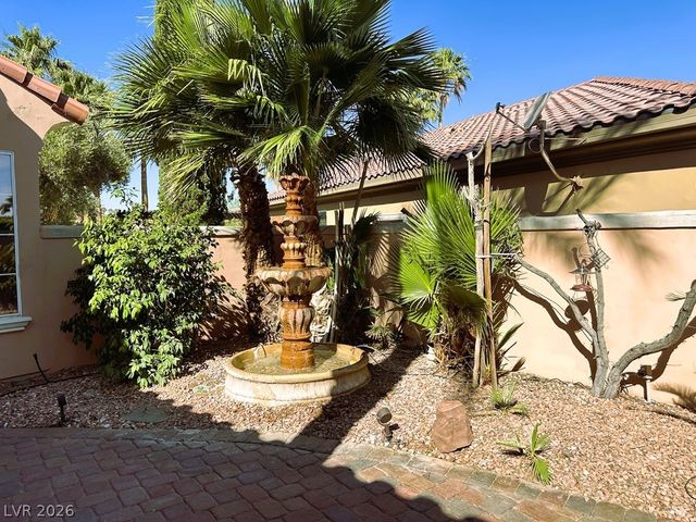 27 Via Paradiso Street, Henderson, NV 89011