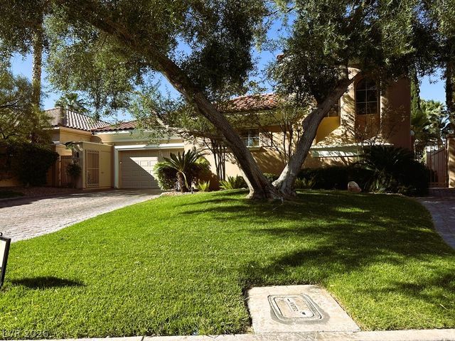 27 Via Paradiso Street, Henderson, NV 89011