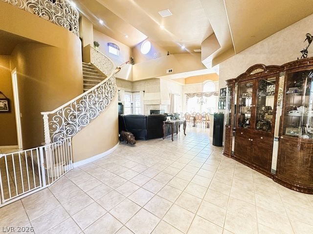 27 Via Paradiso Street, Henderson, NV 89011