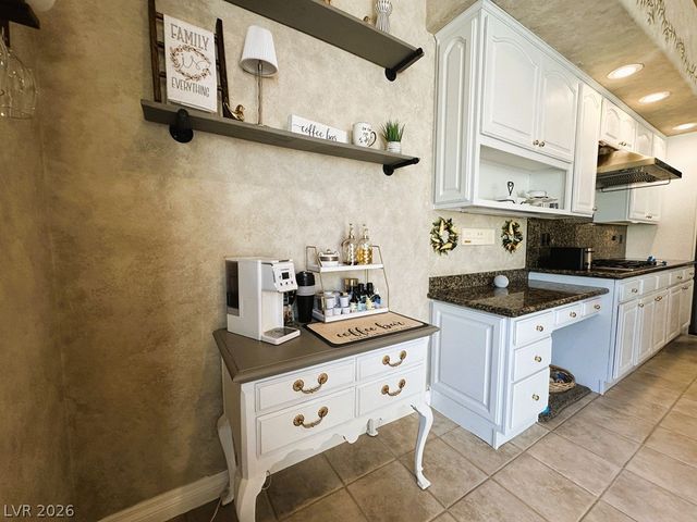 27 Via Paradiso Street, Henderson, NV 89011