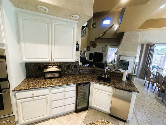 27 Via Paradiso Street, Henderson, NV 89011