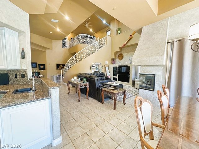 27 Via Paradiso Street, Henderson, NV 89011
