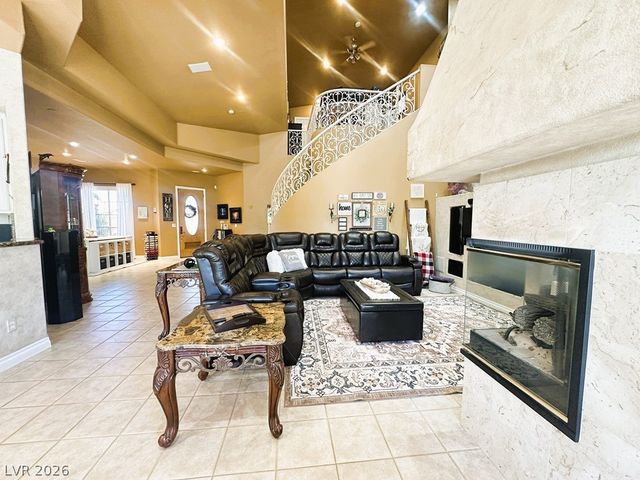 27 Via Paradiso Street, Henderson, NV 89011