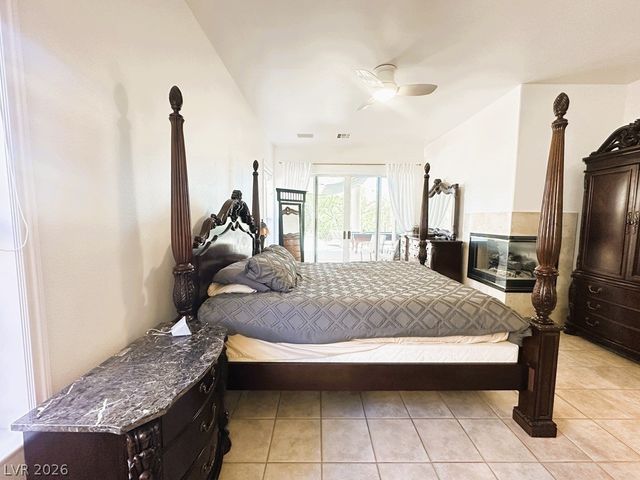 27 Via Paradiso Street, Henderson, NV 89011