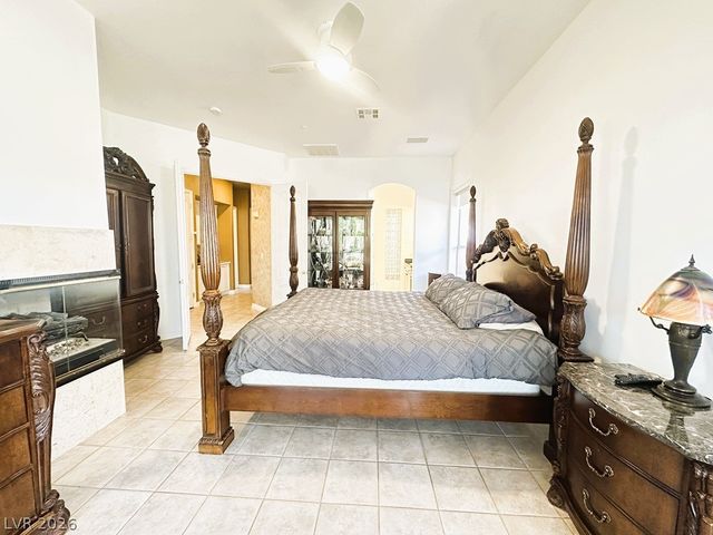 27 Via Paradiso Street, Henderson, NV 89011