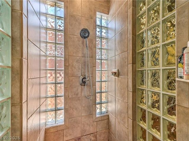 27 Via Paradiso Street, Henderson, NV 89011