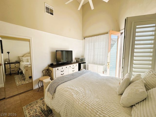 27 Via Paradiso Street, Henderson, NV 89011