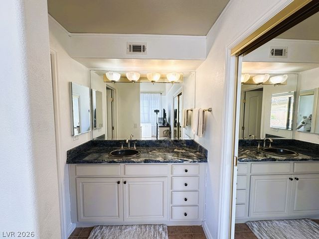 27 Via Paradiso Street, Henderson, NV 89011
